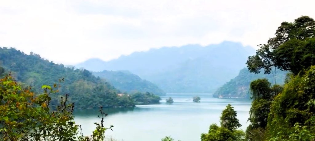 The Most beautiful lakes in Vietnam You Must visit