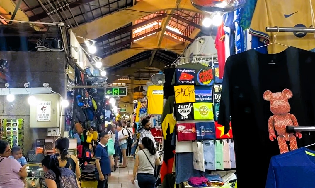 The best shopping tour of the Vibrant and beautiful Vietnam
