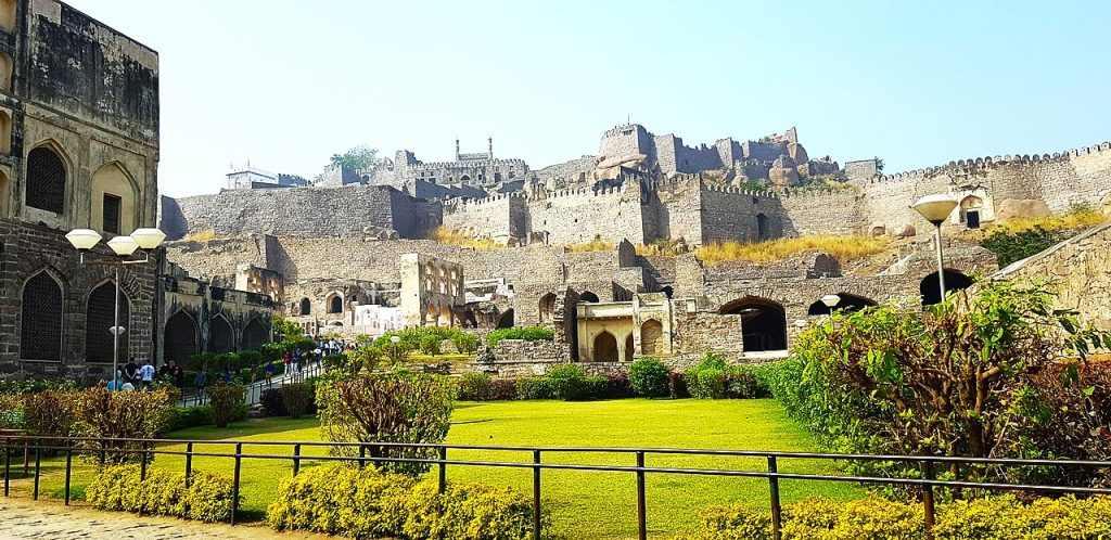 10 Best Monuments Everyone Must See In India