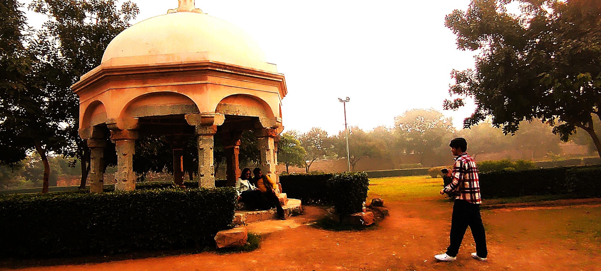 Discover the beautiful heritages of Delhi on the best walking tour of Mehrauli Archaeological Park