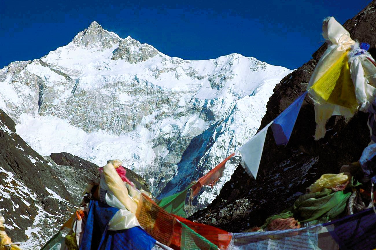 Book the best tours to beautiful Sikkim and Darjeeling to trek the mighty Himalayas